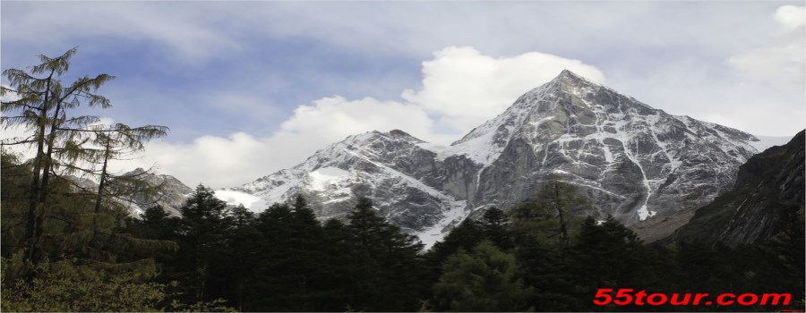 毕棚沟雪山